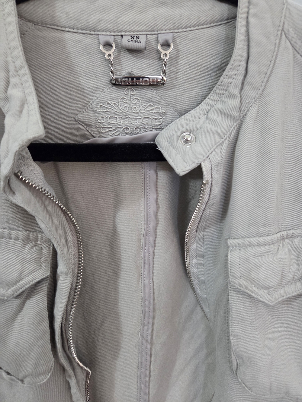 Women's Jacket - Picture 4 of 6